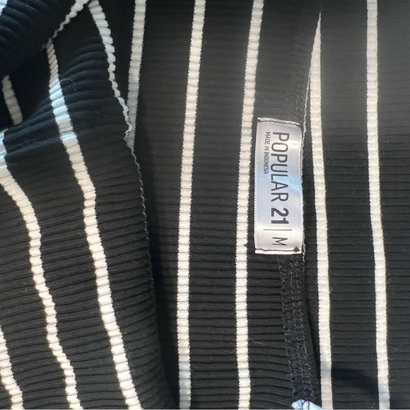 Was another option for graduation but did not wear. new, bought @ Burlington - Picture 3 of 3